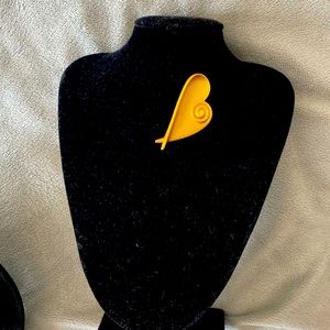 Liz Claiborne heart gold tone pin brooch